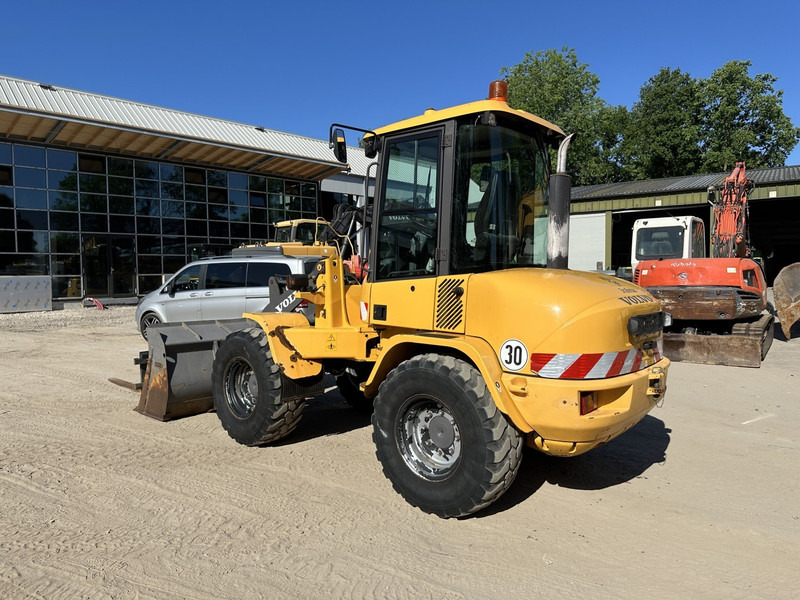 Volvo L 35 B - Z / S German machine - Bucket & Forks - Натоварувач на тркала: слика 5 Volvo L 35 B - Z / S German machine - Bucket & Forks - Натоварувач на тркала: слика 5