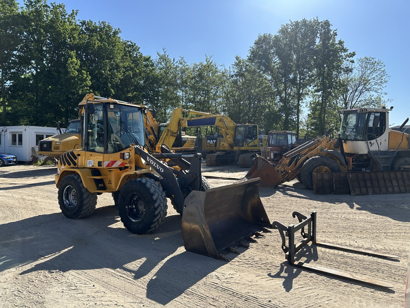 Volvo L 35 B - Z / S German machine - Bucket & Forks - Натоварувач на тркала: слика 2 Volvo L 35 B - Z / S German machine - Bucket & Forks - Натоварувач на тркала: слика 2