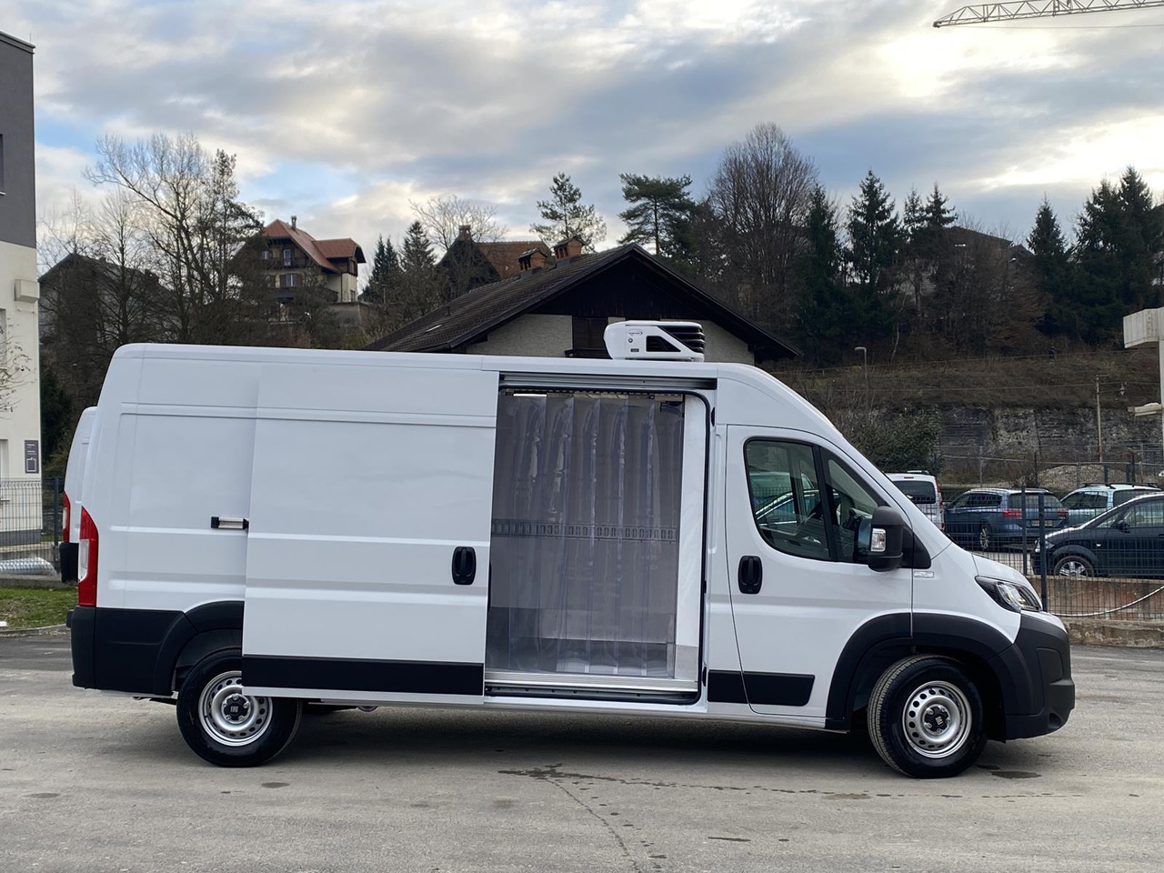 FIAT DUCATO L3H2 180PS BASE HEAVY / FRISCHDIENST + XARIOS 300 12-380V + Heizung - Комбе ладилник: слика 2 FIAT DUCATO L3H2 180PS BASE HEAVY / FRISCHDIENST + XARIOS 300 12-380V + Heizung - Комбе ладилник: слика 2