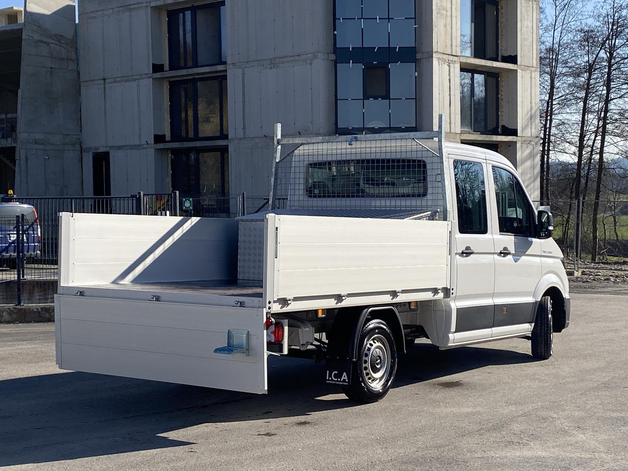 MAN TGE 3.180 DOKA 1+6 3640MM | OFFENE PRITSCHE + ALU KOFFER AUF DER PRITSCHE - Комбе со отворен сандак: слика 1 MAN TGE 3.180 DOKA 1+6 3640MM | OFFENE PRITSCHE + ALU KOFFER AUF DER PRITSCHE - Комбе со отворен сандак: слика 1