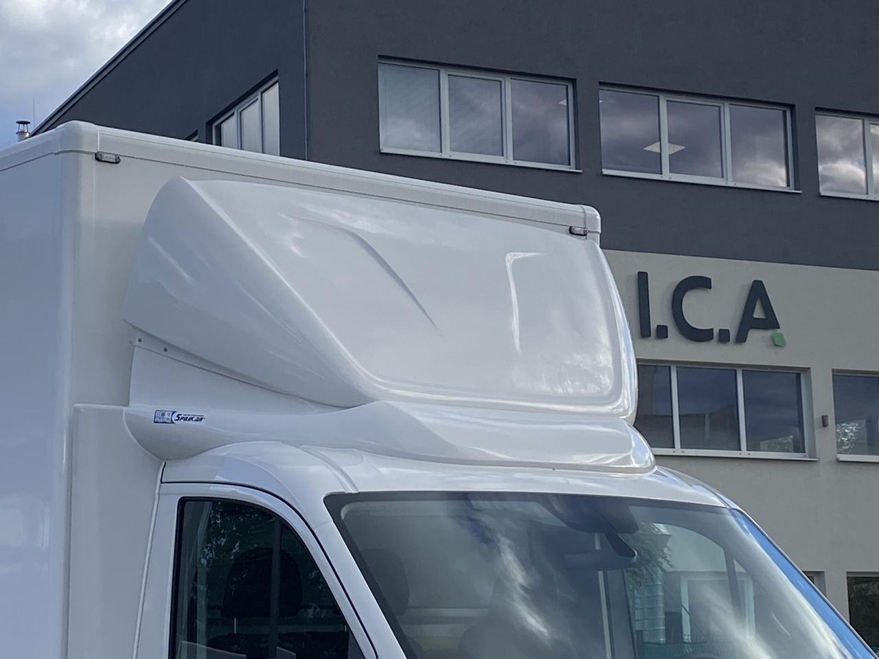 MAN TGE 3.180 RS4490 1+2, 180PS, 2.0L | ALU-BOX 4200mm + LADERAMPE - Комбе фургон: слика 4 MAN TGE 3.180 RS4490 1+2, 180PS, 2.0L | ALU-BOX 4200mm + LADERAMPE - Комбе фургон: слика 4