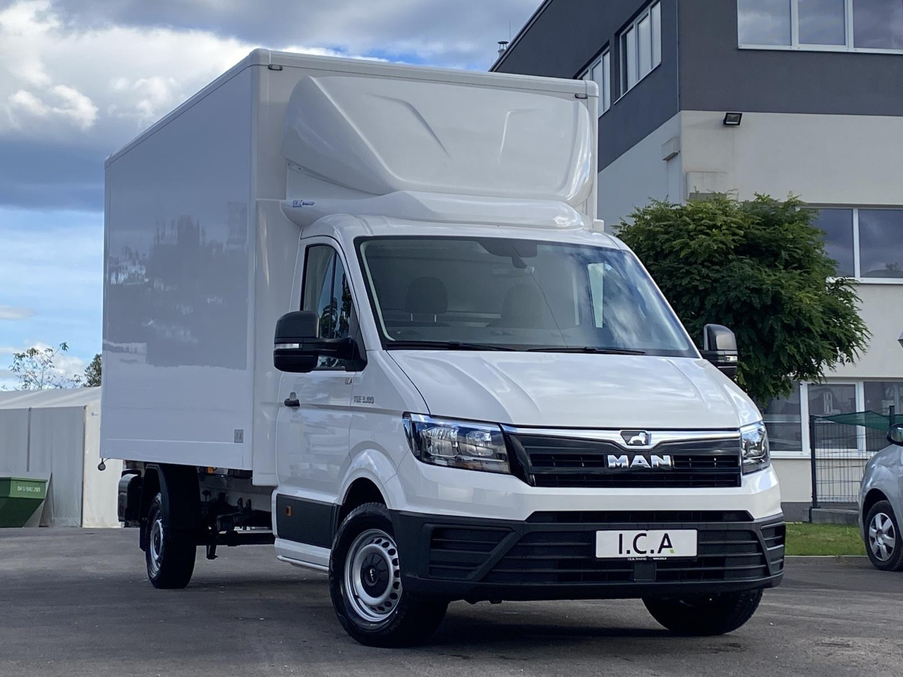 MAN TGE 3.180 RS4490 1+2, 180PS, 2.0L | ALU-BOX 4200mm + LADERAMPE - Комбе фургон: слика 3 MAN TGE 3.180 RS4490 1+2, 180PS, 2.0L | ALU-BOX 4200mm + LADERAMPE - Комбе фургон: слика 3