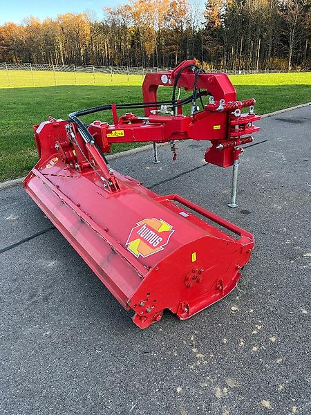 Humus SP 220 - Мулчер: слика 1 Humus SP 220 - Мулчер: слика 1