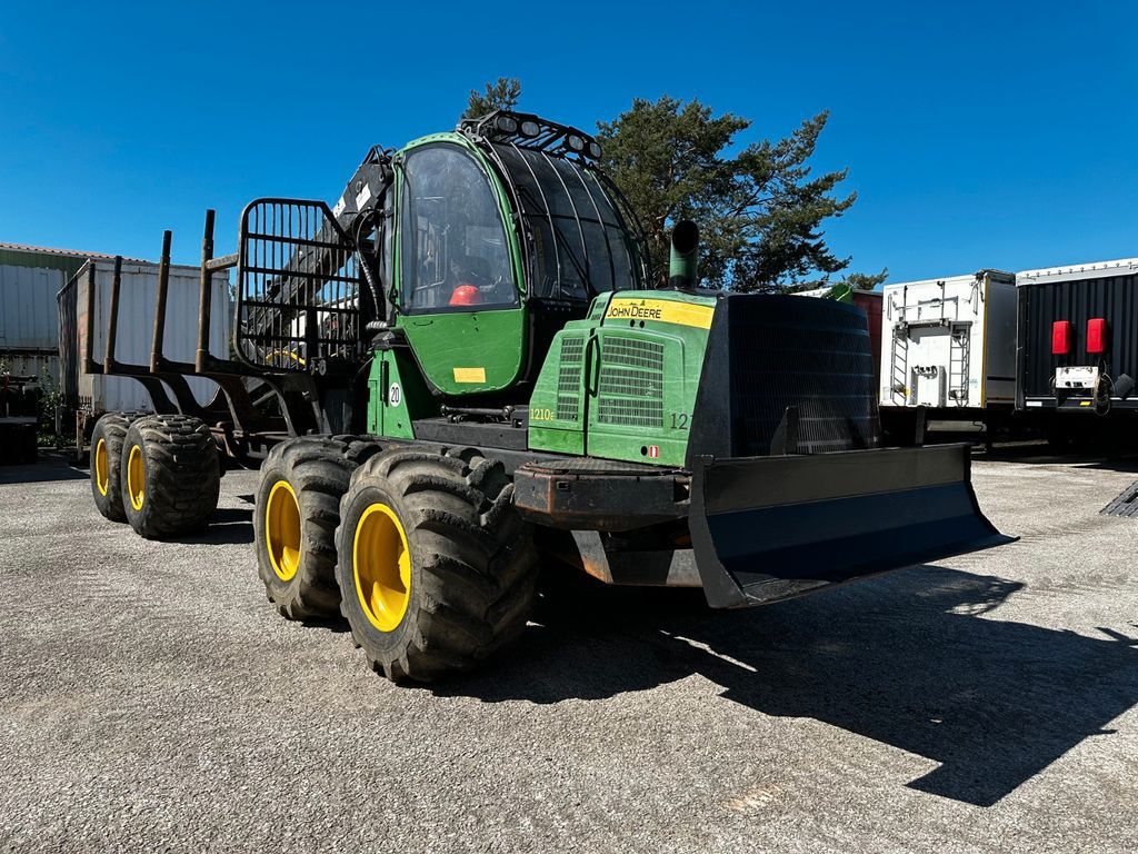 John Deere 1210E 10m CF710 KRAN - Пренесувач на стебла: слика 4 John Deere 1210E 10m CF710 KRAN - Пренесувач на стебла: слика 4