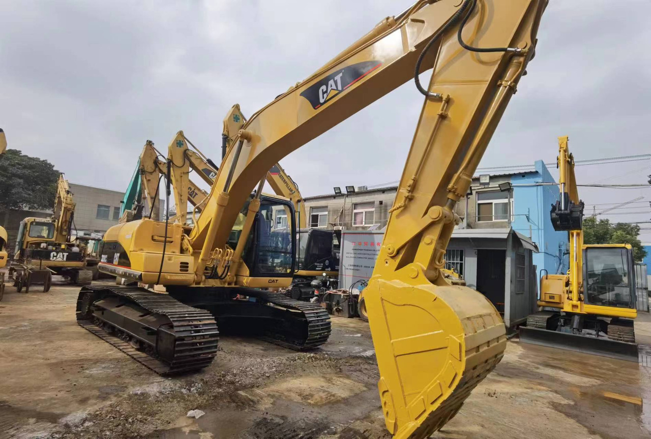Caterpillar 320Cl 320C Used Excavator CAT 320 320D 320D2 320GC Crawler Hydraulic Excavator in Excellent Condition - Багер гасеничар: слика 4 Caterpillar 320Cl 320C Used Excavator CAT 320 320D 320D2 320GC Crawler Hydraulic Excavator in Excellent Condition - Багер гасеничар: слика 4