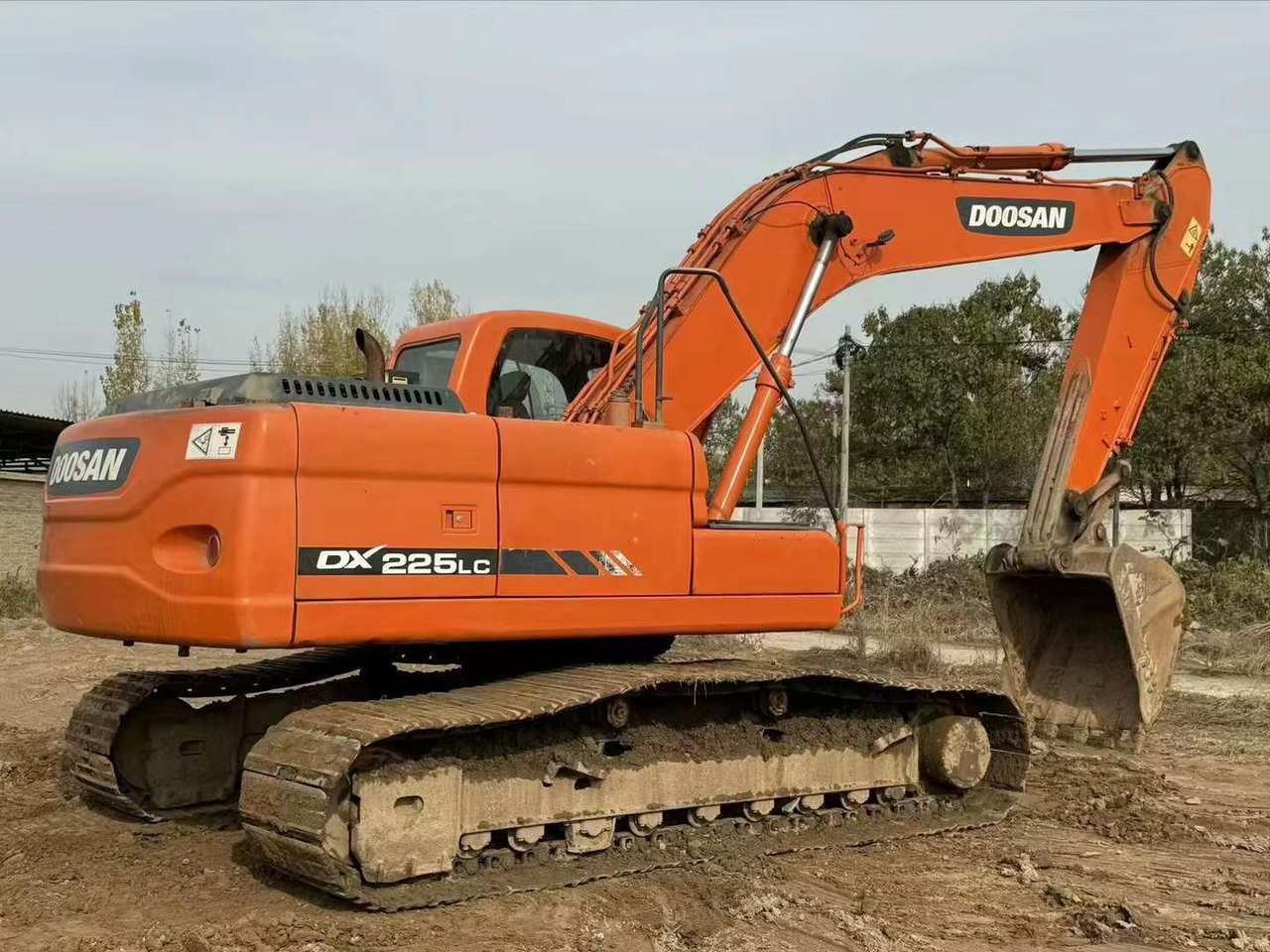 Doosan Used Excavator 225 DX225 DX300 DH150 DX300 DX420 DX520 for Sale - Багер гасеничар: слика 1 Doosan Used Excavator 225 DX225 DX300 DH150 DX300 DX420 DX520 for Sale - Багер гасеничар: слика 1