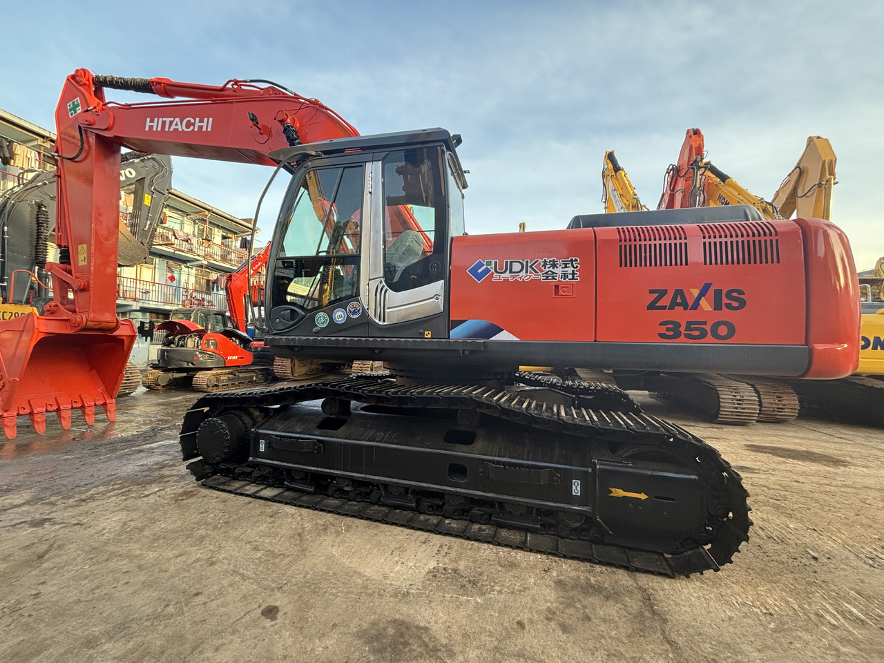 Hitachi ZX350 Used Excavator Hitachi 35 ton Secondhand Crawler Excavators Zx60 zx70 Zx120 Zx130 zx210 zx240 Zx300 zx850 - Багер гасеничар: слика 1 Hitachi ZX350 Used Excavator Hitachi 35 ton Secondhand Crawler Excavators Zx60 zx70 Zx120 Zx130 zx210 zx240 Zx300 zx850 - Багер гасеничар: слика 1
