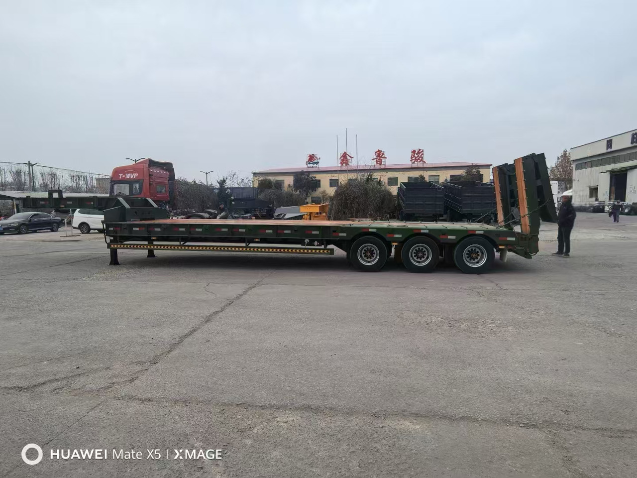 ZHICHENG Semi Flat Bed Low Bed in Length 8-16m with 3 4 Axles - Полуприколка за низок утовар: слика 4 ZHICHENG Semi Flat Bed Low Bed in Length 8-16m with 3 4 Axles - Полуприколка за низок утовар: слика 4