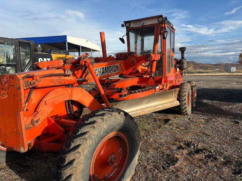 Champion D720 - Порамнувач: слика 1 Champion D720 - Порамнувач: слика 1