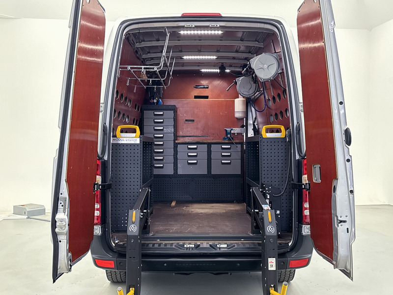Mercedes-Benz Sprinter 314 2.2 CDI Inrichting Laadlift Betimmering Cruise Control Parkeersensoren Automaat 220v omvormer Geveerde stoel - Товарно комбе: слика 5 Mercedes-Benz Sprinter 314 2.2 CDI Inrichting Laadlift Betimmering Cruise Control Parkeersensoren Automaat 220v omvormer Geveerde stoel - Товарно комбе: слика 5