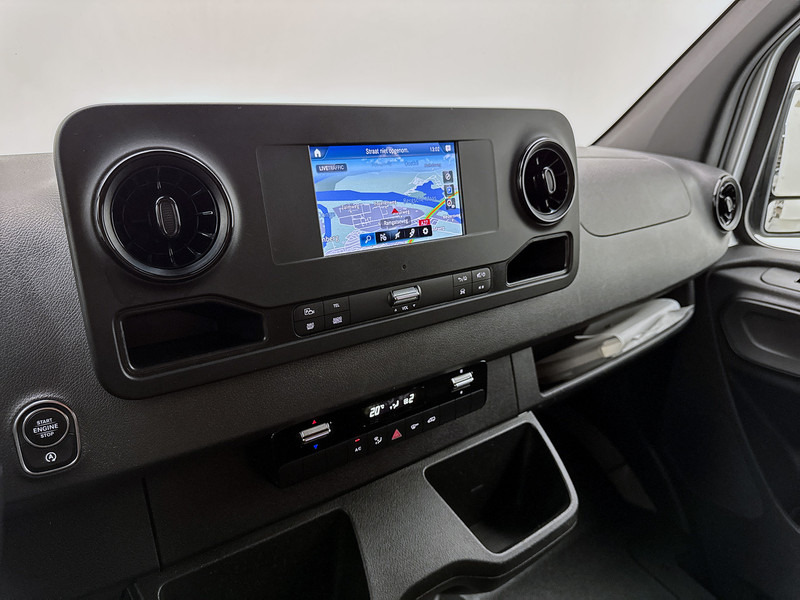 Mercedes-Benz Sprinter 315cdi L3H2 Navigatie Achteruitrijcamera Betimmering Apple Carplay/Android Auto - Товарно комбе: слика 5 Mercedes-Benz Sprinter 315cdi L3H2 Navigatie Achteruitrijcamera Betimmering Apple Carplay/Android Auto - Товарно комбе: слика 5