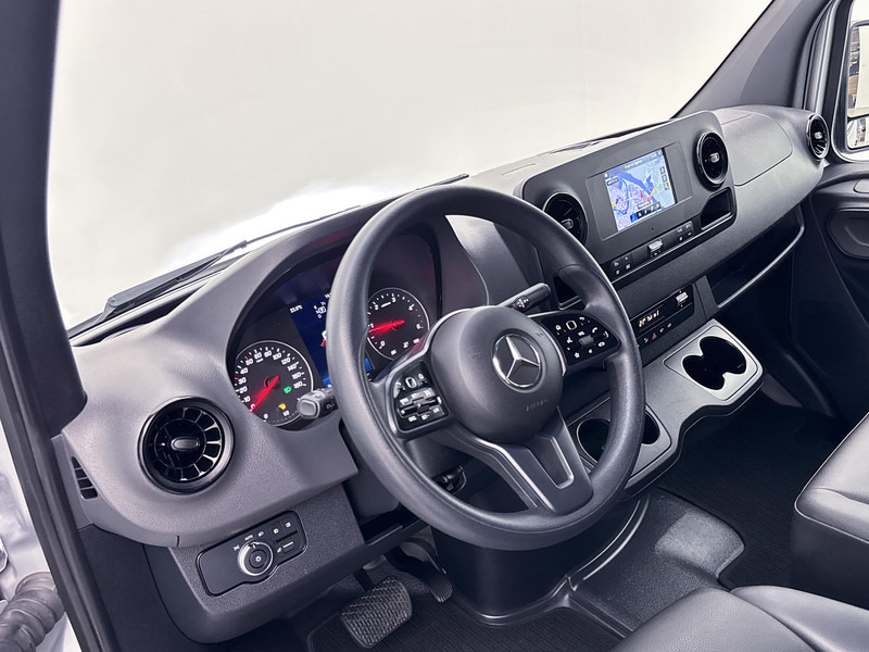 Mercedes-Benz Sprinter 317 1.9 CDI L3H2 RWD Led Automaat 9G 3500KG trekgewicht Navigatie Cruise control Betimmering Camera - Товарно комбе: слика 4 Mercedes-Benz Sprinter 317 1.9 CDI L3H2 RWD Led Automaat 9G 3500KG trekgewicht Navigatie Cruise control Betimmering Camera - Товарно комбе: слика 4