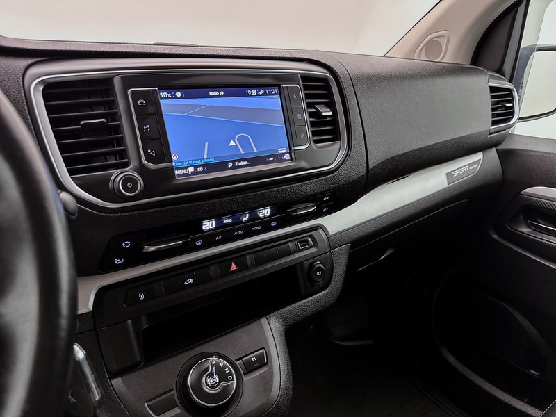 Peugeot Expert 2.0 BlueHDI 180 Standard Sport Treeplanken Xenon Achterspoiler Climate control Camera - Мало комбе: слика 5 Peugeot Expert 2.0 BlueHDI 180 Standard Sport Treeplanken Xenon Achterspoiler Climate control Camera - Мало комбе: слика 5