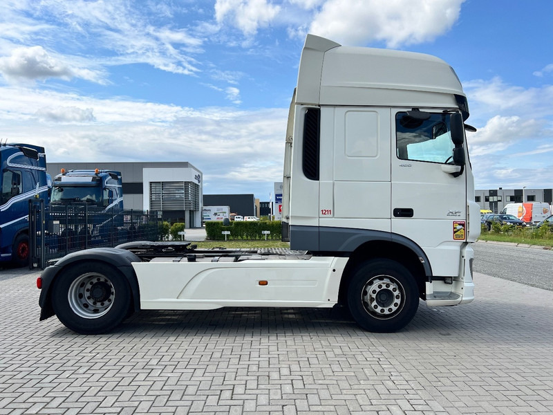 DAF XF 460 4x2 Trekker SSC / 2x Tank / full spoiler - Камион влекач: слика 4 DAF XF 460 4x2 Trekker SSC / 2x Tank / full spoiler - Камион влекач: слика 4
