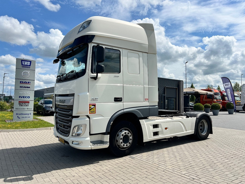 DAF XF 460 4x2 Trekker SSC / 2x Tank / full spoiler - Камион влекач: слика 1 DAF XF 460 4x2 Trekker SSC / 2x Tank / full spoiler - Камион влекач: слика 1