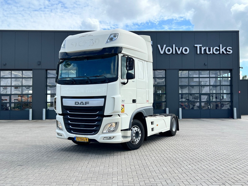 DAF XF 460 4x2 Trekker SSC / 2x Tank / full spoiler - Камион влекач: слика 2 DAF XF 460 4x2 Trekker SSC / 2x Tank / full spoiler - Камион влекач: слика 2