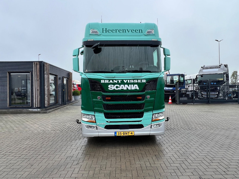 Scania R450 NGS 4x2 Trekker 2x Tank / Full Spoiler / Smarttachograaf - Камион влекач: слика 2 Scania R450 NGS 4x2 Trekker 2x Tank / Full Spoiler / Smarttachograaf - Камион влекач: слика 2