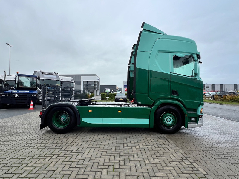 Scania R450 NGS 4x2 Trekker 2x Tank / Full Spoiler / Smarttachograaf - Камион влекач: слика 4 Scania R450 NGS 4x2 Trekker 2x Tank / Full Spoiler / Smarttachograaf - Камион влекач: слика 4