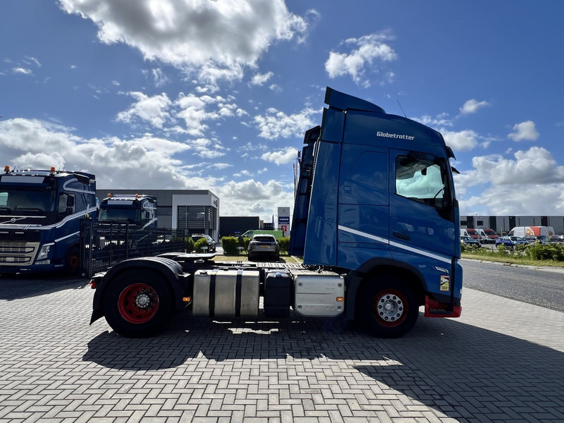 Volvo FH 460 4x2 trekker Globetrotter / 2x Fuel Tank - Камион влекач: слика 4 Volvo FH 460 4x2 trekker Globetrotter / 2x Fuel Tank - Камион влекач: слика 4