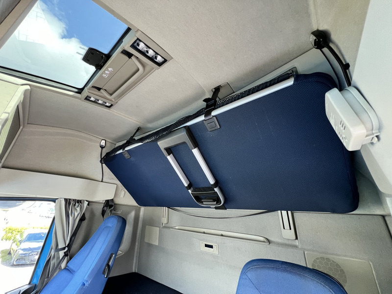 Камион влекач Volvo FH 460 4x2 trekker Globetrotter / 2x Fuel Tank: слика 19