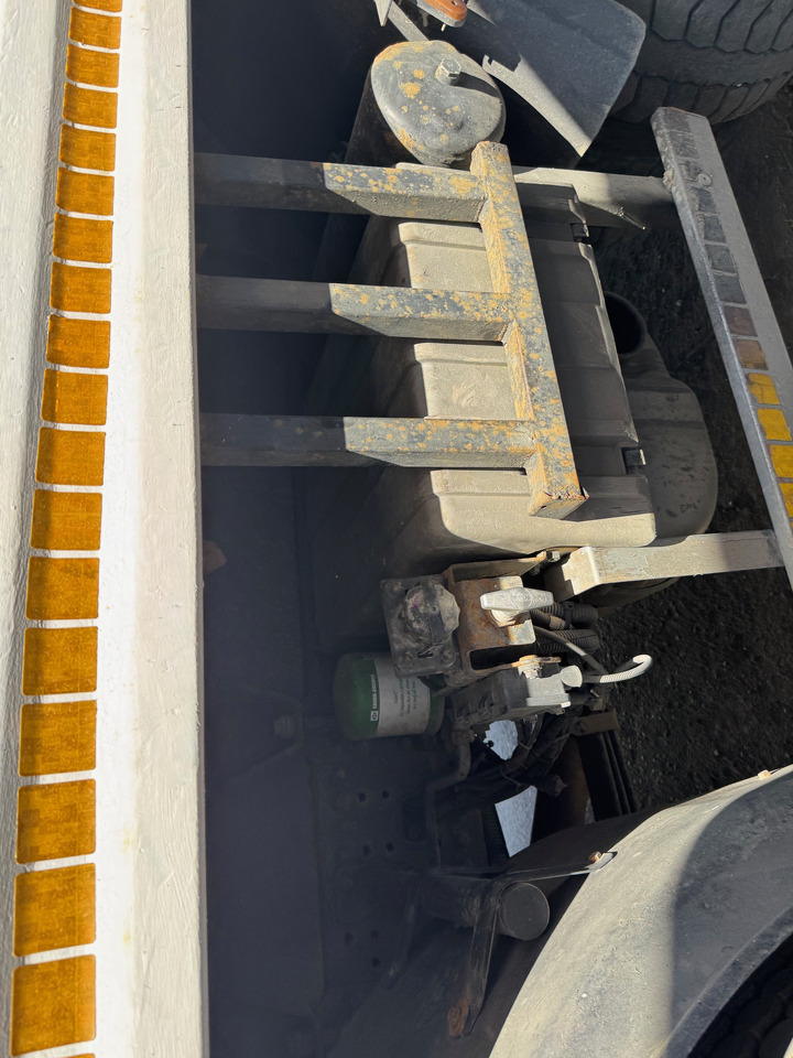 Камион IVECO EuroTrakker 410 2009 Euro 4 Cursor 13 Klima : Sasiu GROS , Multi: слика 14 Камион IVECO EuroTrakker 410 2009 Euro 4 Cursor 13 Klima : Sasiu GROS , Multi: слика 14