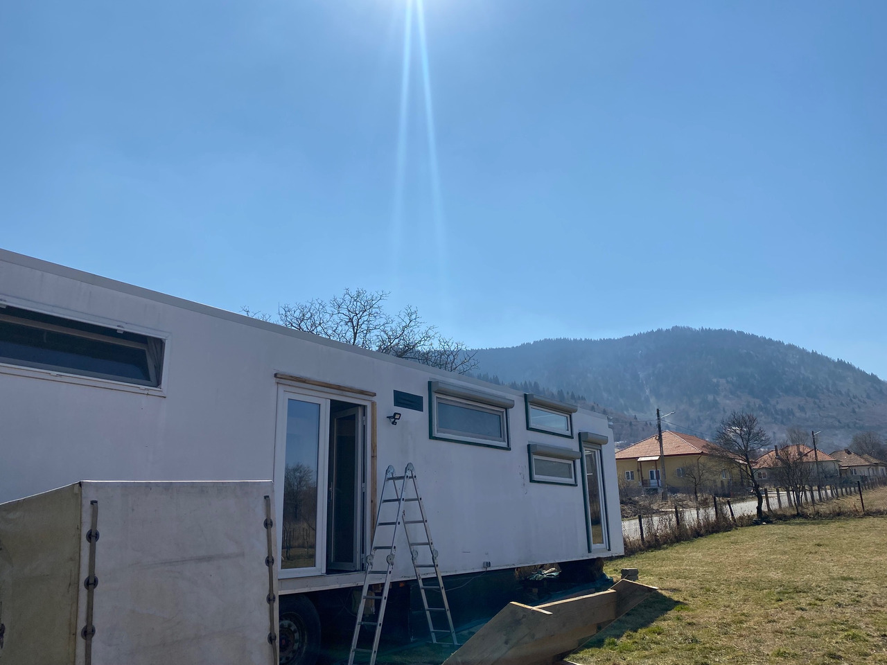 Krone Semiremorca casa mobila Complet Utilata - Градежен контејнер: слика 3 Krone Semiremorca casa mobila Complet Utilata - Градежен контејнер: слика 3