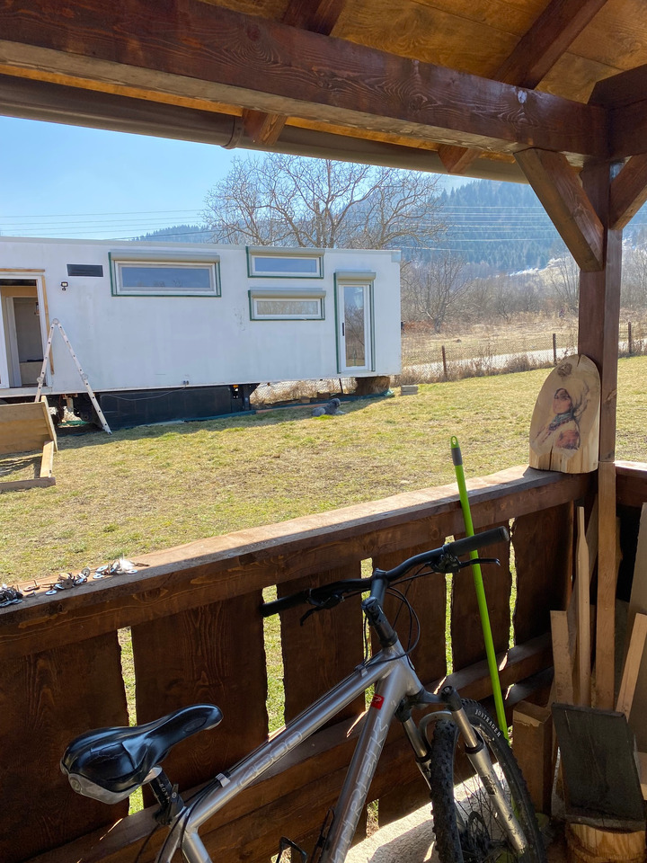 Krone Semiremorca casa mobila Complet Utilata - Градежен контејнер: слика 5 Krone Semiremorca casa mobila Complet Utilata - Градежен контејнер: слика 5