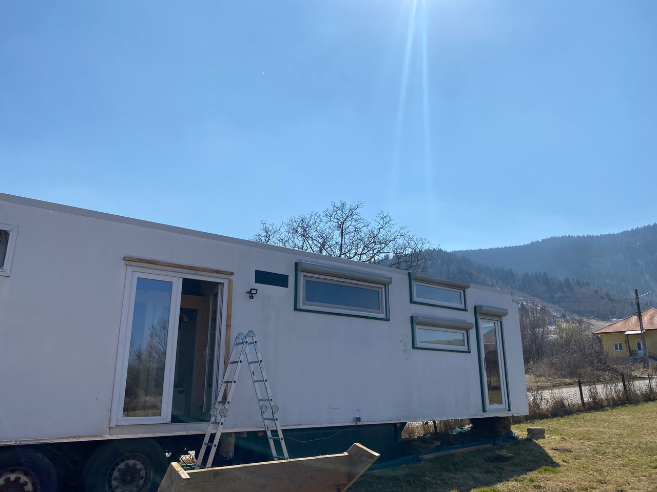 Krone Semiremorca casa mobila Complet Utilata - Градежен контејнер: слика 2 Krone Semiremorca casa mobila Complet Utilata - Градежен контејнер: слика 2