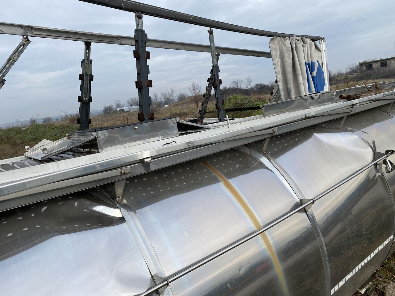 Magyar REZERVOR CISTERNA INOX ALIMENTAR in stare buna - Цистерна контејнер: слика 5 Magyar REZERVOR CISTERNA INOX ALIMENTAR in stare buna - Цистерна контејнер: слика 5