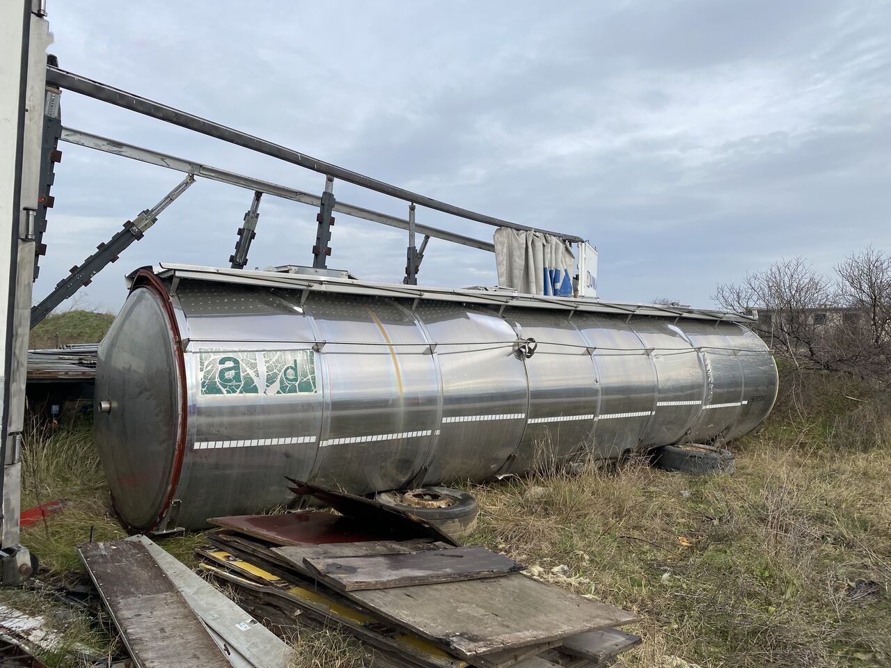 Magyar REZERVOR CISTERNA INOX ALIMENTAR in stare buna - Цистерна контејнер: слика 2 Magyar REZERVOR CISTERNA INOX ALIMENTAR in stare buna - Цистерна контејнер: слика 2