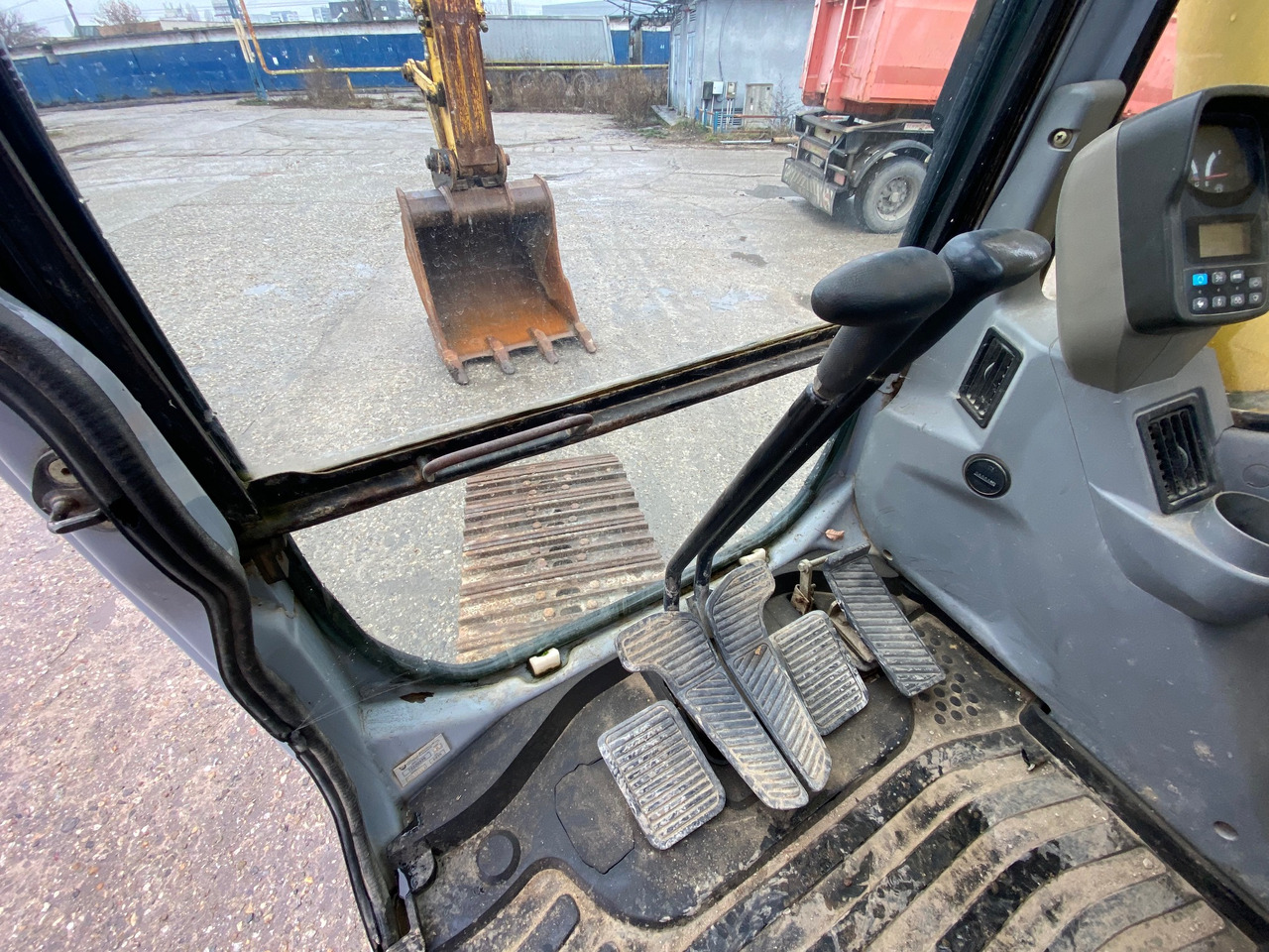New Holland Kobelco E 215 22 T Klima - Багер гасеничар: слика 5 New Holland Kobelco E 215 22 T Klima - Багер гасеничар: слика 5