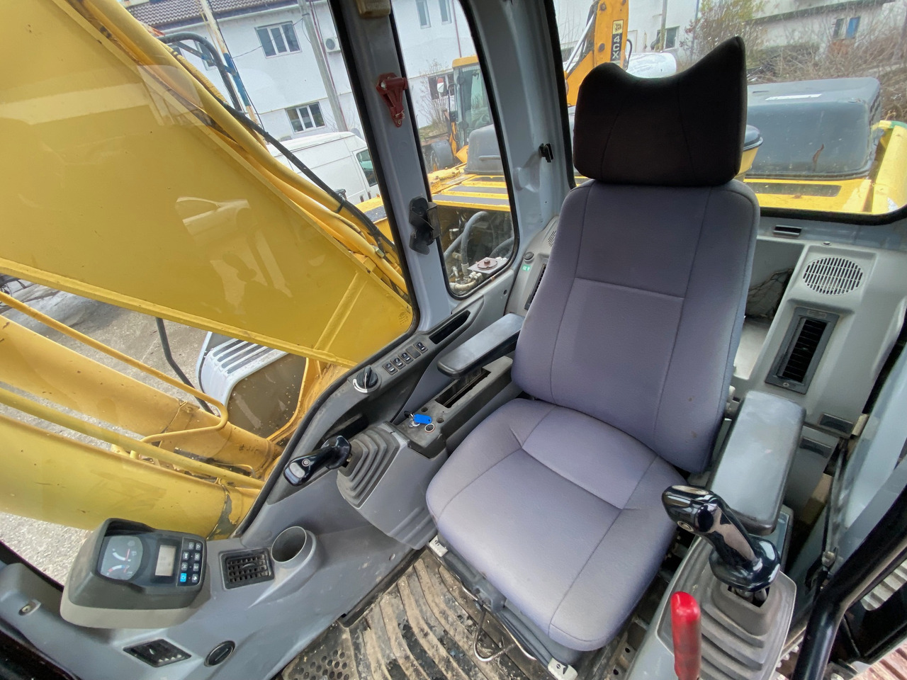New Holland Kobelco E 215 22 T Klima - Багер гасеничар: слика 3 New Holland Kobelco E 215 22 T Klima - Багер гасеничар: слика 3