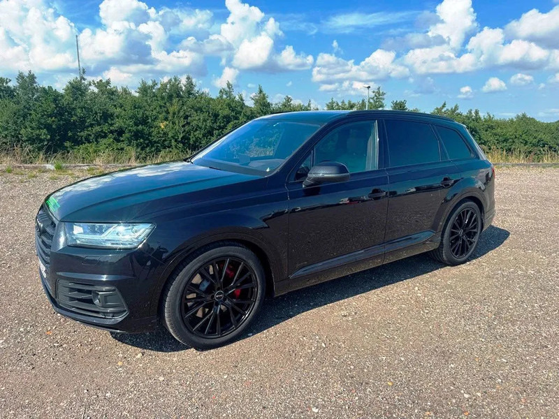 Audi SQ7 Black Edition. panoramo sun roof. . oil heater. head up display. 21" alu weels. night vision. B&O sound system. - SUV: слика 2 Audi SQ7 Black Edition. panoramo sun roof. . oil heater. head up display. 21" alu weels. night vision. B&O sound system. - SUV: слика 2