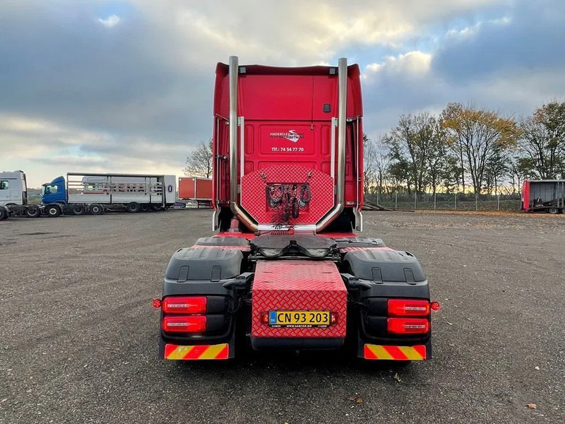 DAF XF 530 Twensteer Special interior. Full Air suspension Hydr. system - Камион влекач: слика 4 DAF XF 530 Twensteer Special interior. Full Air suspension Hydr. system - Камион влекач: слика 4