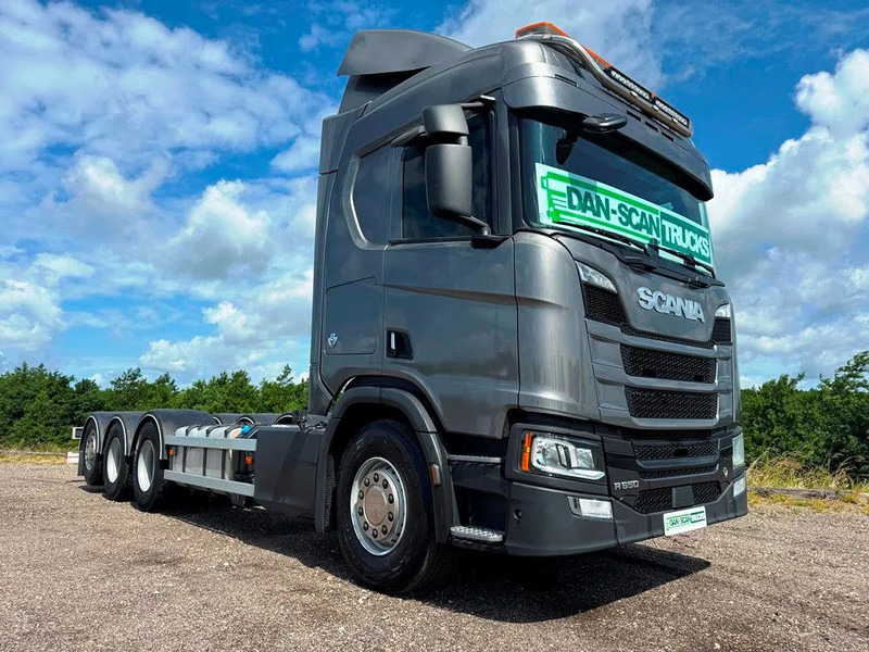 Scania R650 V8 NGS Steel / Air suspension. 4550mm weelbase. - Камион со кабинска шасија: слика 2 Scania R650 V8 NGS Steel / Air suspension. 4550mm weelbase. - Камион со кабинска шасија: слика 2