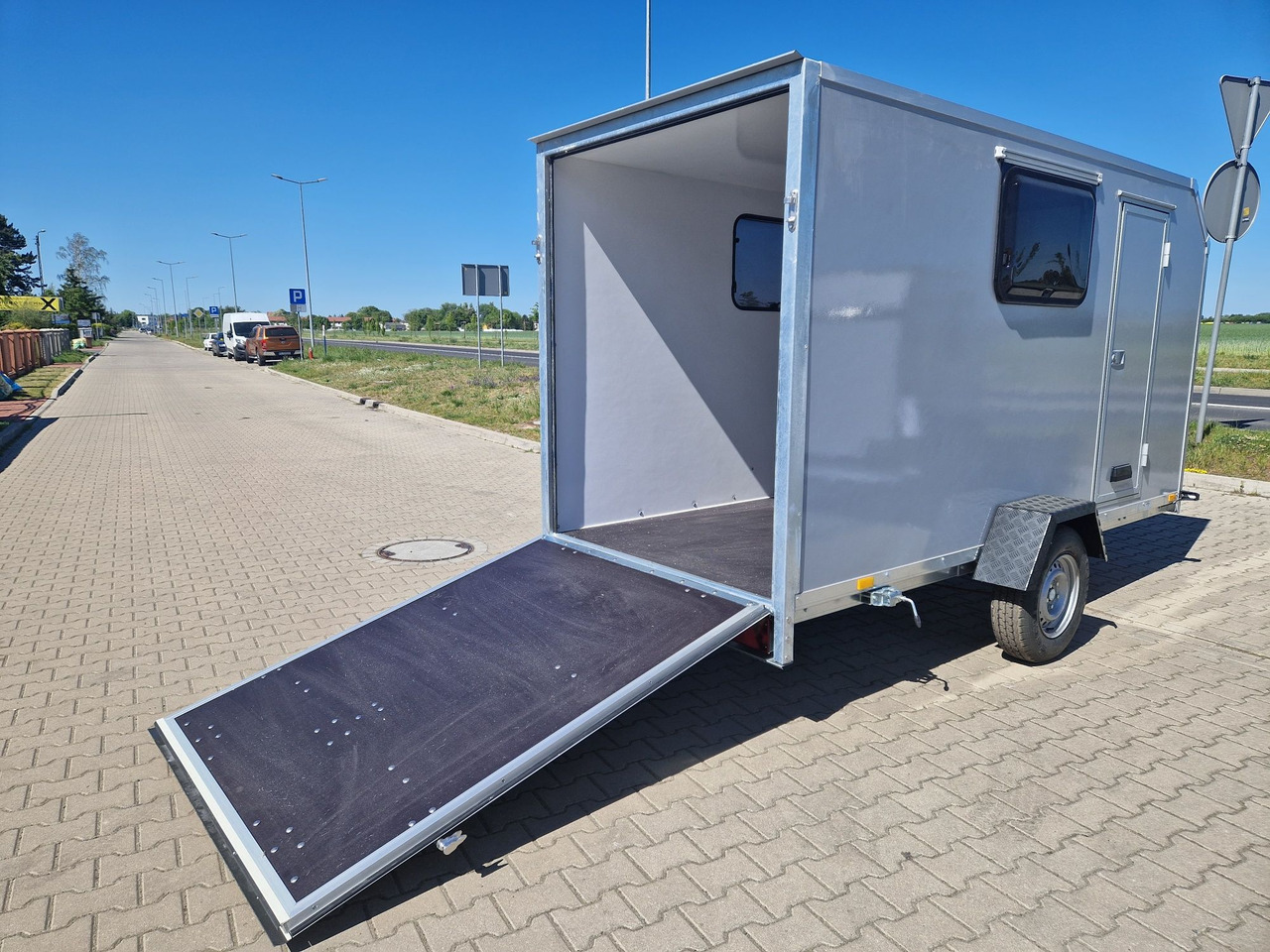 Przyczepa kempingowa Motocamp dla motocykla - Камп приколка: слика 2 Przyczepa kempingowa Motocamp dla motocykla - Камп приколка: слика 2