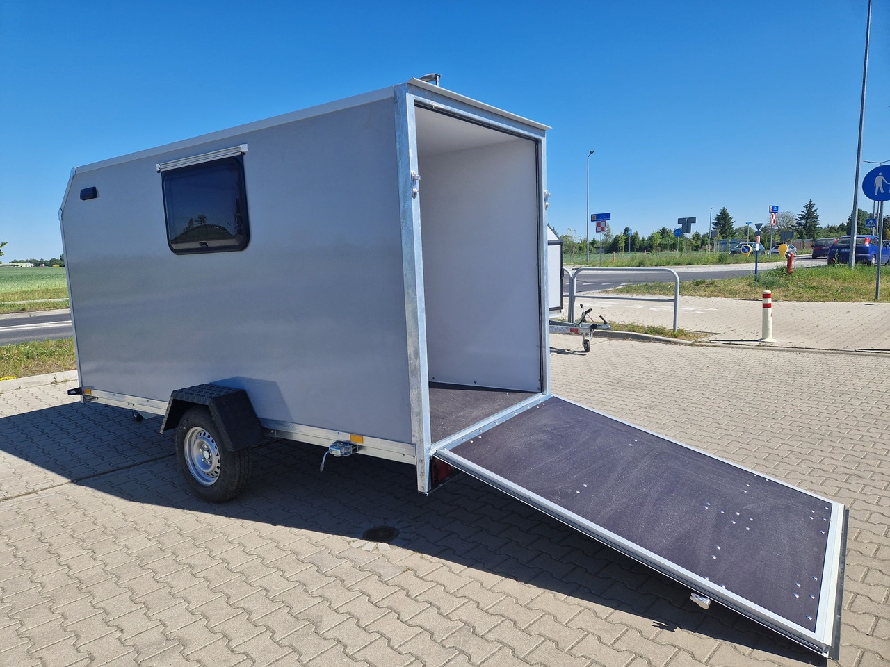 Przyczepa kempingowa Motocamp dla motocykla - Камп приколка: слика 1 Przyczepa kempingowa Motocamp dla motocykla - Камп приколка: слика 1