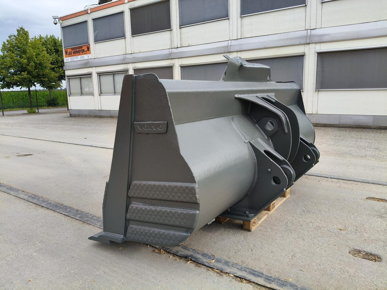 Volvo L 220 - Корпа за натоварувач: слика 4 Volvo L 220 - Корпа за натоварувач: слика 4