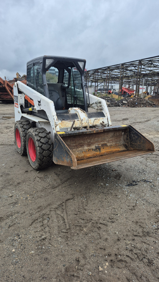 BOBCAT S130 - Компактен натоварувач: слика 4 BOBCAT S130 - Компактен натоварувач: слика 4