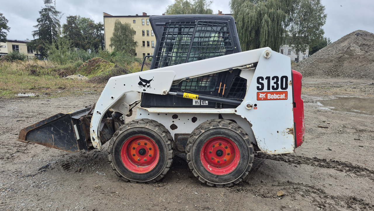 BOBCAT S130 - Компактен натоварувач: слика 2 BOBCAT S130 - Компактен натоварувач: слика 2