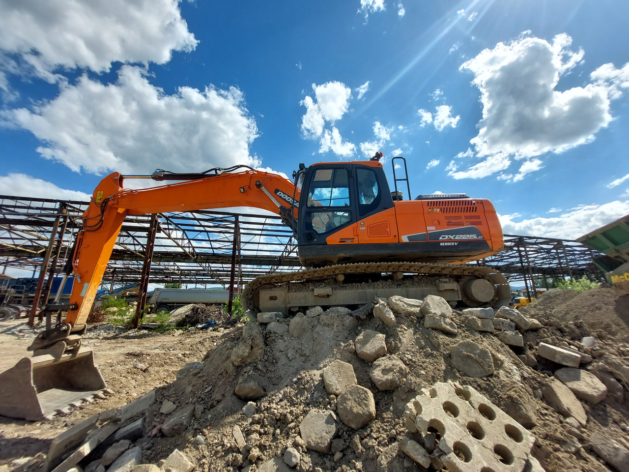 DOOSAN DX225LC-5 - Багер гасеничар: слика 2 DOOSAN DX225LC-5 - Багер гасеничар: слика 2