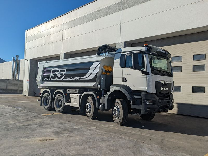CAMION RIBALTABILE 4 ASSI 520 hp VASCA S5 NUOVO MAN TGS 41.520 8x4 BB CH - Кипер: слика 1 CAMION RIBALTABILE 4 ASSI 520 hp VASCA S5 NUOVO MAN TGS 41.520 8x4 BB CH - Кипер: слика 1