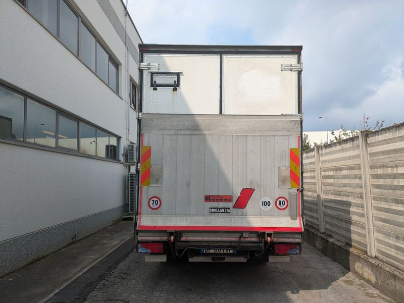 Camion cassone coibentato MAN MAN TGL 7.180 - Камион сандучар: слика 2 Camion cassone coibentato MAN MAN TGL 7.180 - Камион сандучар: слика 2