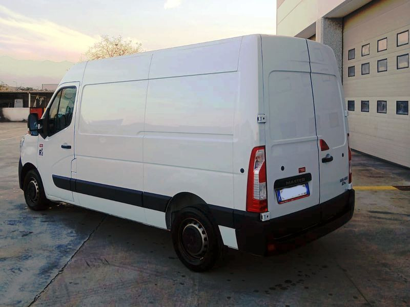 Renault Master Furgone red edition 2021 - Товарно комбе: слика 3 Renault Master Furgone red edition 2021 - Товарно комбе: слика 3