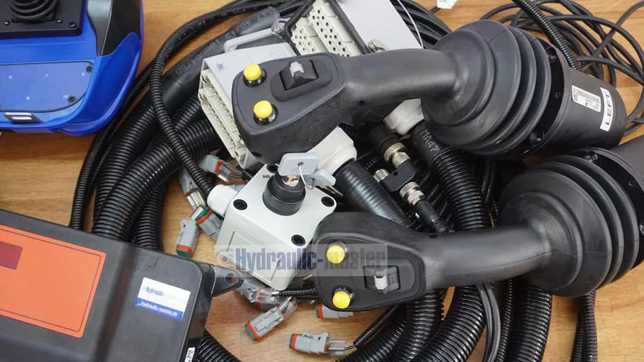CanBus 2 joysticks with radio control Scanreco G3 12 V Forest crane for Palms Farma BMF KTS - Опрема за шумарство: слика 2 CanBus 2 joysticks with radio control Scanreco G3 12 V Forest crane for Palms Farma BMF KTS - Опрема за шумарство: слика 2