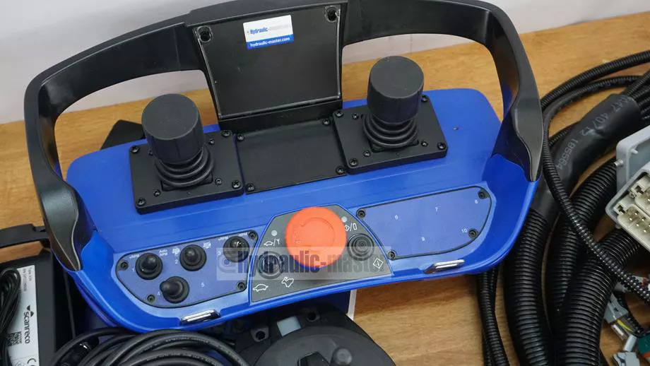 CanBus 2 joysticks with radio control Scanreco G3 12 V Forest crane for Palms Farma BMF KTS - Опрема за шумарство: слика 3 CanBus 2 joysticks with radio control Scanreco G3 12 V Forest crane for Palms Farma BMF KTS - Опрема за шумарство: слика 3