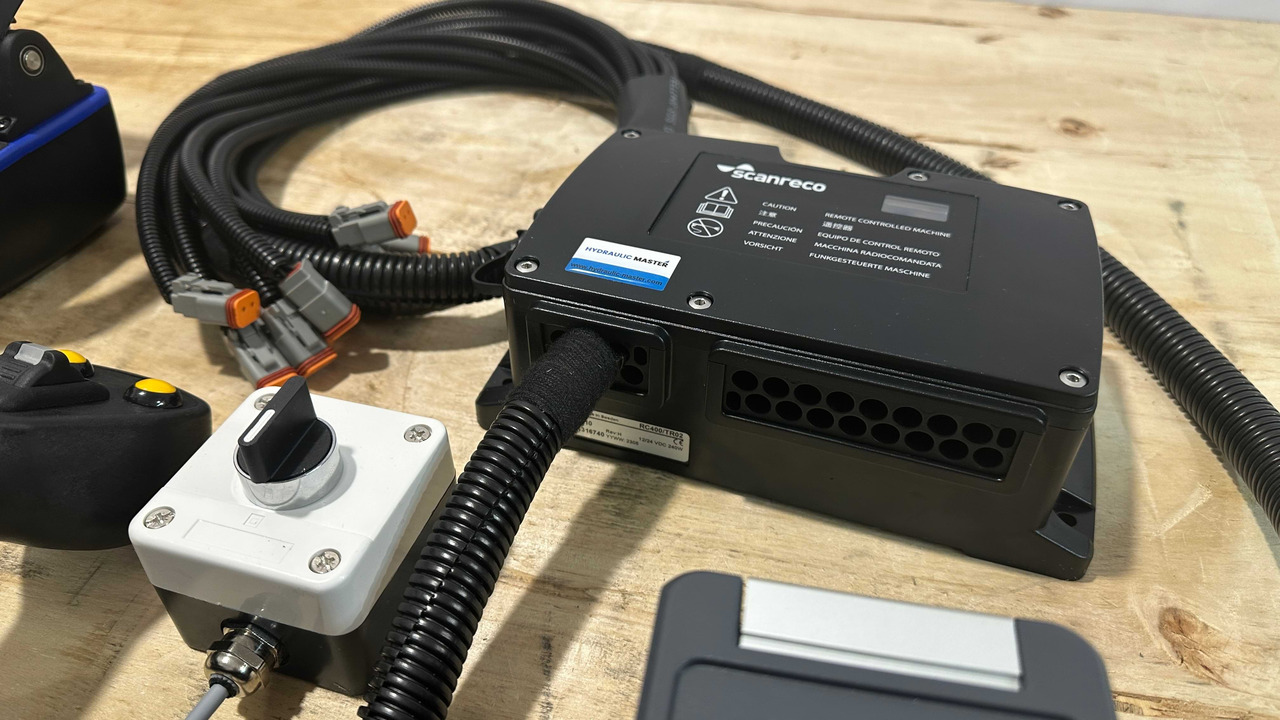 Proportional Valve Walvoil DPX100 with Control Scanreco RC400 and JP Joysticks PWM for Palfinger, Kubota, Kesla - Опрема за шумарство: слика 4 Proportional Valve Walvoil DPX100 with Control Scanreco RC400 and JP Joysticks PWM for Palfinger, Kubota, Kesla - Опрема за шумарство: слика 4