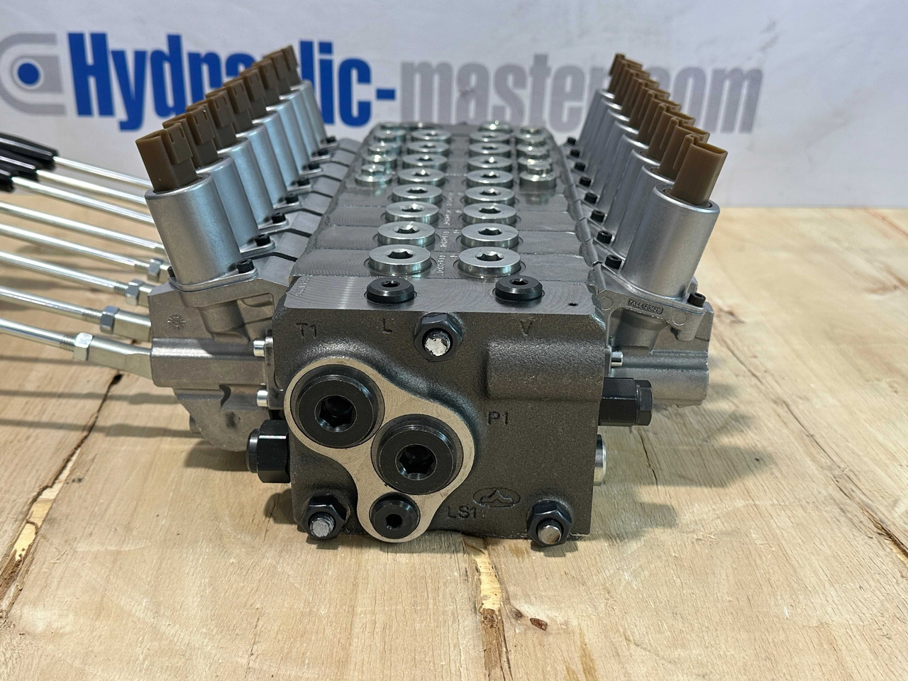 Valve Walvoil DPX100 MKG, Palfinger, Fassi, Hiab - Шумска приколка: слика 4 Valve Walvoil DPX100 MKG, Palfinger, Fassi, Hiab - Шумска приколка: слика 4