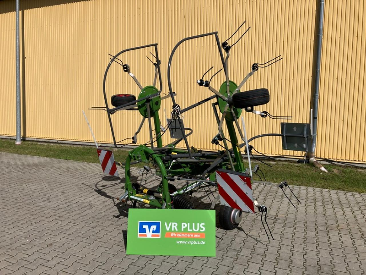Fendt TWISTER 5204 AKTION - Превртувач и гребло: слика 1 Fendt TWISTER 5204 AKTION - Превртувач и гребло: слика 1