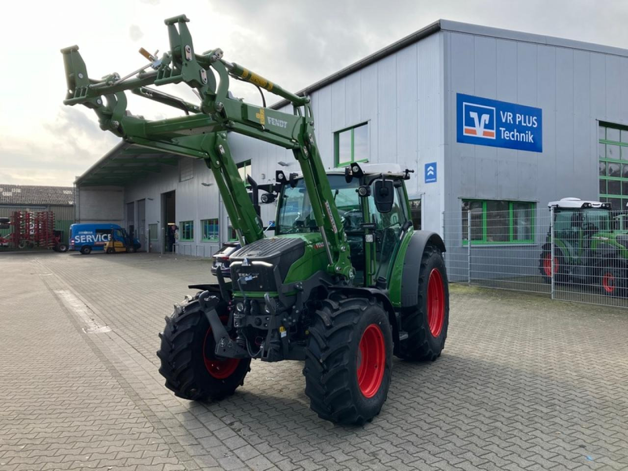 Fendt VARIO 211 - Трактор: слика 1 Fendt VARIO 211 - Трактор: слика 1